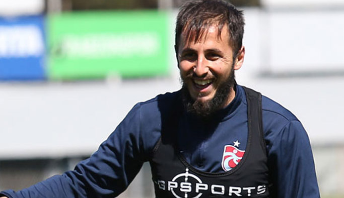 Zeki Yavru imzayı atıyor