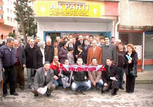 Gümrükçüoğlu halkın içinde