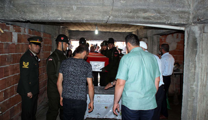 Şehide binler veda etti