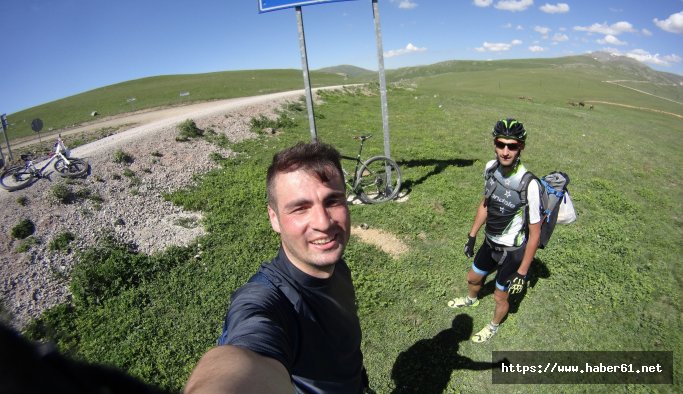 Doğu Karadeniz yaylalarını pedal çevirerek gezdiler