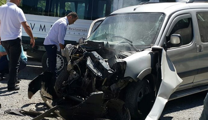 Trabzon Maçka’da zincirleme kaza: 1 ölü, 2 yaralı