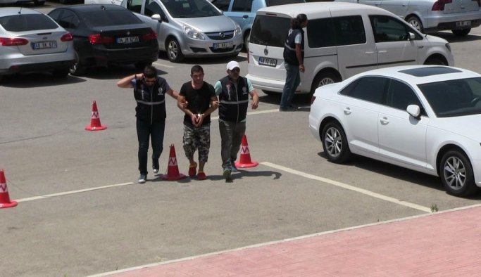 İngiliz sevgilisinin boynunu ve yüzünü kesti!