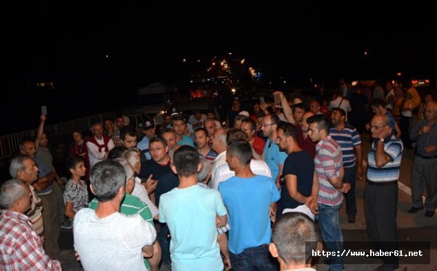 Köylülerin çöplük isyanı! Karayolunu kapattılar