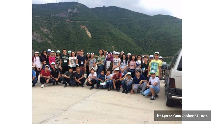 Başarılı öğrencileri Karadeniz gezisiyle ödüllendirdiler