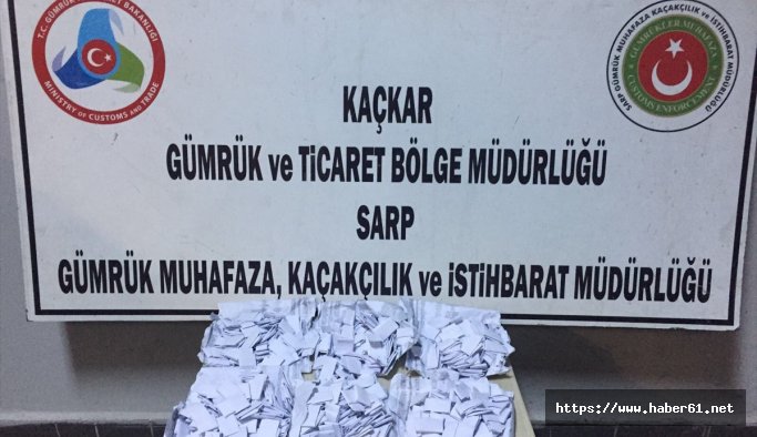 Türkiye'ye uyuşturucu sokarken yakalandılar