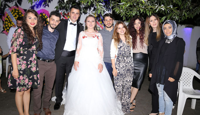 Elif ile Yusuf dünya evine girdi