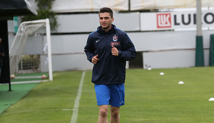 Trabzonsporlu oyuncu takımdan ayrı çalışıyor