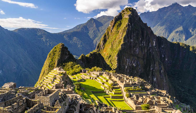 Tur otobüsü devrildi: 9 ölü, 25 yaralı