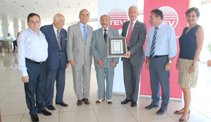 TEV'den Trabzon'da bağışçılara plaket