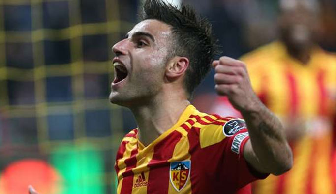 Deniz Türüç imzayı attı!