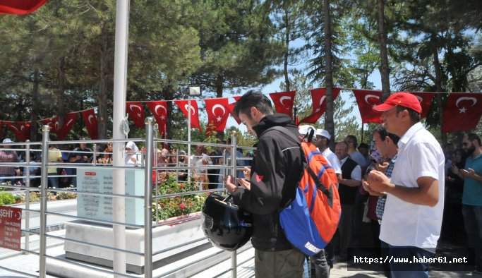 Şehit Ömer Halisdemir’i 2 milyon kişi ziyaret etti