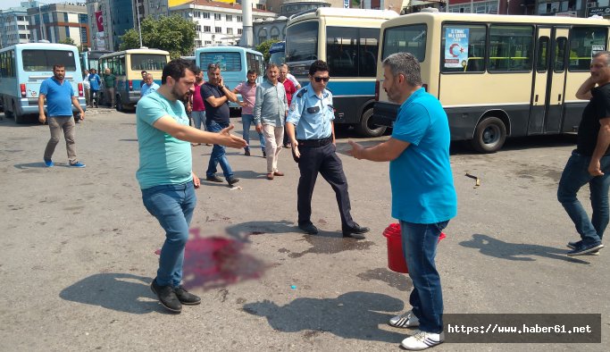 Dolmuş durağında şoförler birbirine girdi