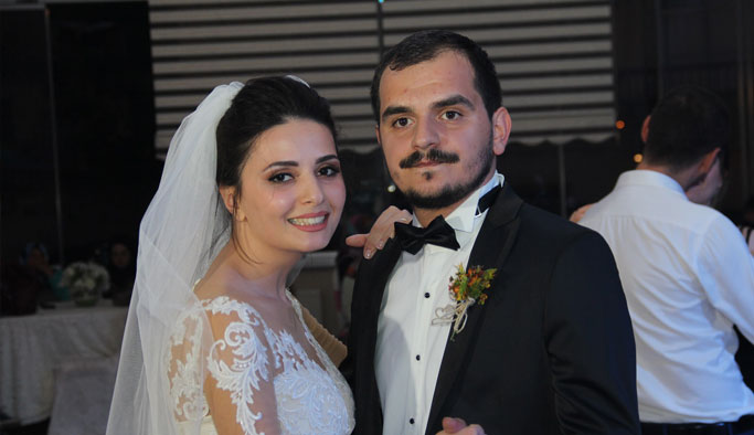 Mustafa Emre - Elif  dünya evine girdi