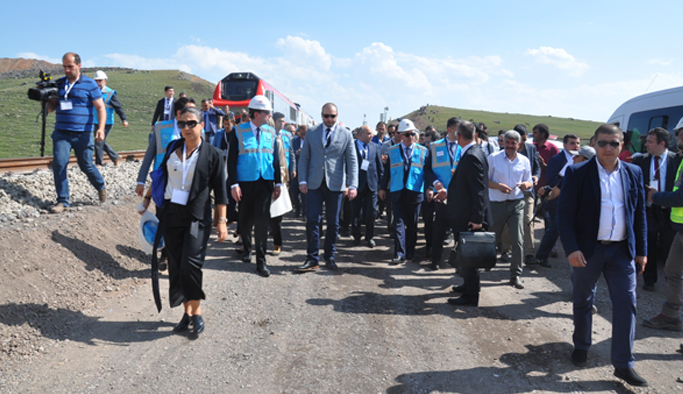 Asrın projesinin ilk yolcuları oldular