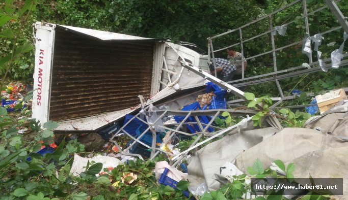 Dede ve torun dereye uçtu: 2 ölü