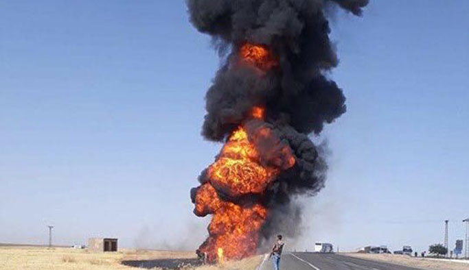 Tanker ile yolcu otobüsü çarpıştı!.. Ölü ve yaralılar var!