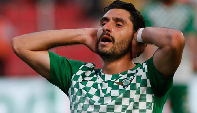 Özer Hurmacı kriz çıkardı!