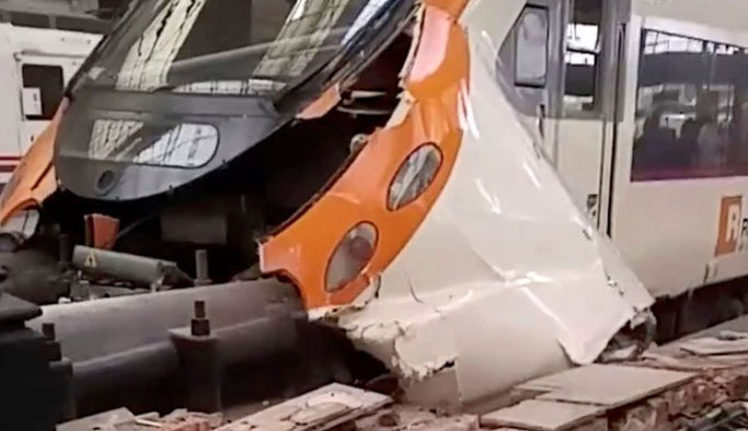 Tren kazası! Onlarca yaralı var...