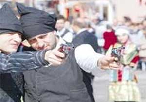 Rize oyuncak silahla kurtuldu