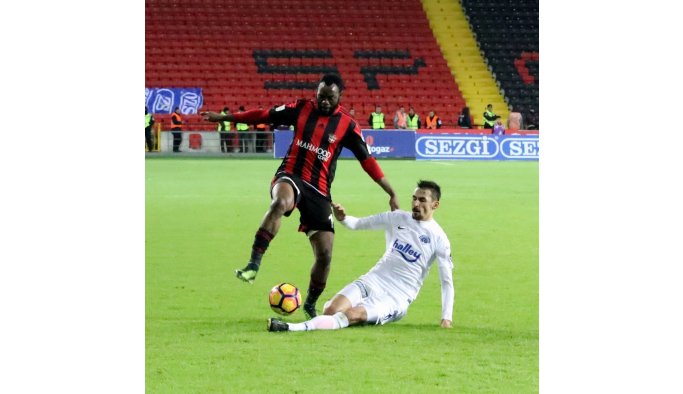 Samsunspor, Angan için Çin kulübünü bekliyor