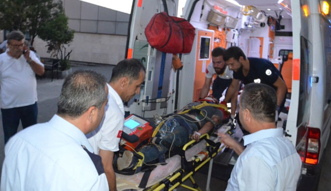 Tren motosiklete çarptı