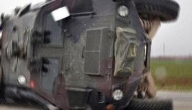 Askeri araç devrildi! Askerler yaralandı - 30 Temmuz 2017