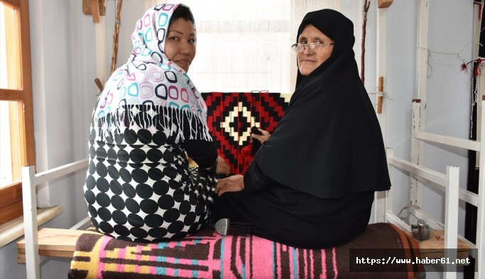 İran ve Afgan uyruklu kadınlar Trabzon'da üretime katılıyor