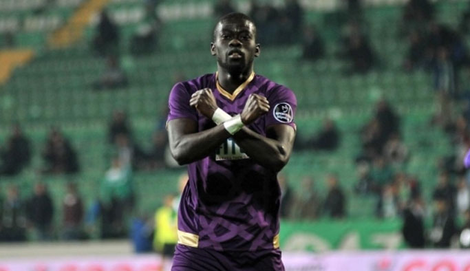 Trabzonspor'un gündemine gelen oyuncu o takımla anlaştı