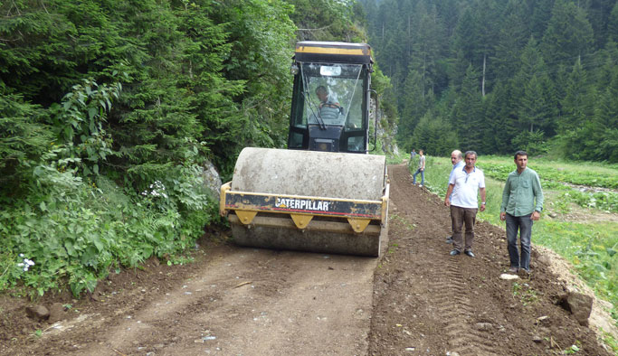 Santa Harabeleri yolu bakıma alındı