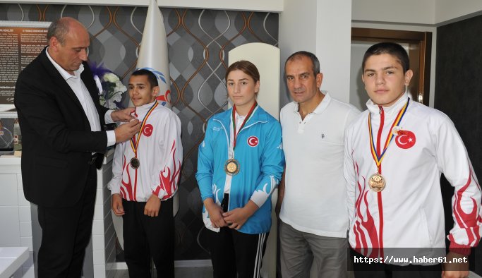 Trabzonlu genç boksörler altın için söz verdi