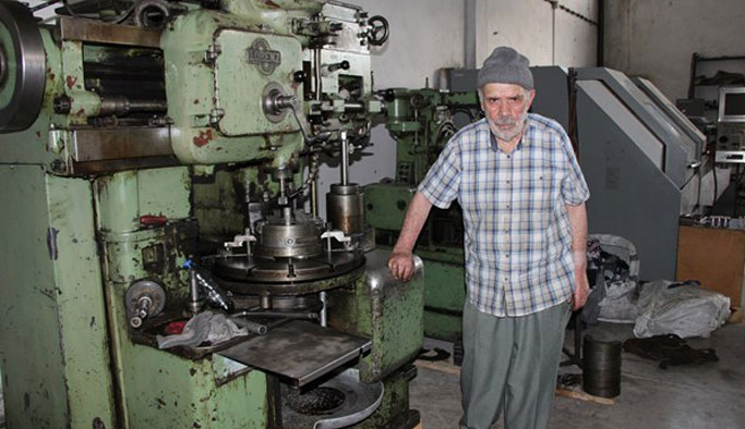 72 Yıllık Ustalık Hikayesi: 87 Yaşındaki Tonya’lı Hamza Usta Hâlâ Tezgah Başında