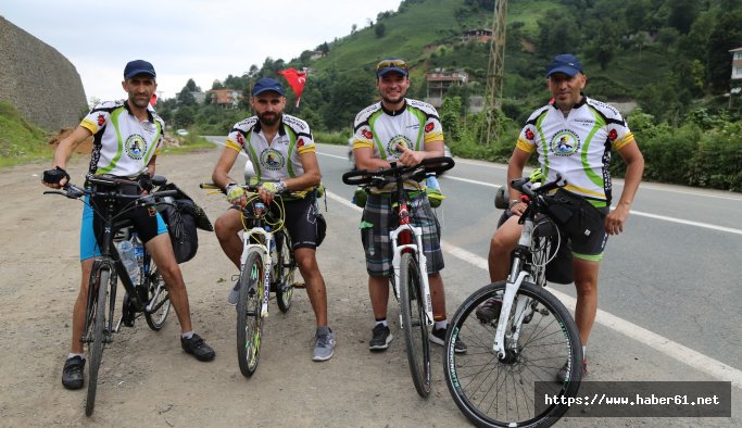 Yıllık izinlerinde Türkiye'yi bisikletle turluyorlar 