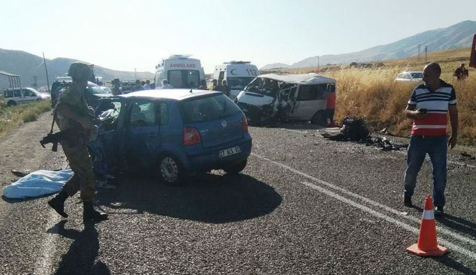 Feci kaza: 1 ölü, 10 yaralı