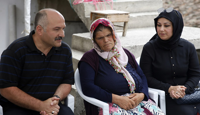 MHP'den Eren Bülbül'ün ailesine ziyaret