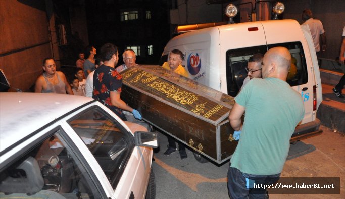 Hemşire evinde ölü bulundu