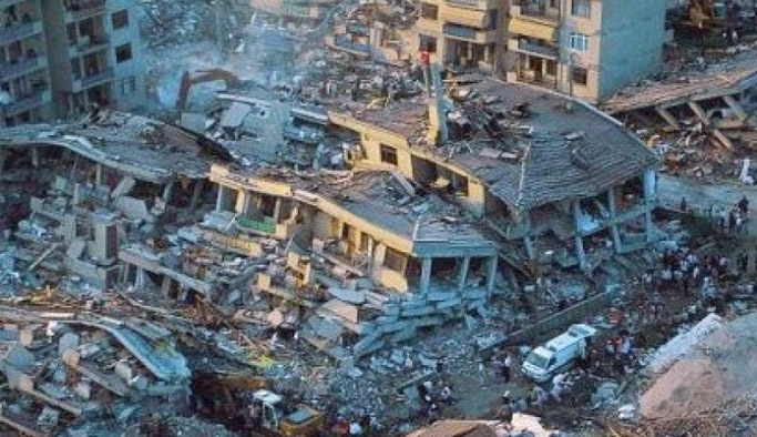 Bugün 17 Ağustos Marmara Depreminin yıl dönümü