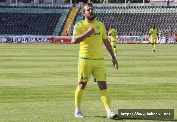 Eski Trabzonsporlu futbolcu bir türlü akıllanmıyor