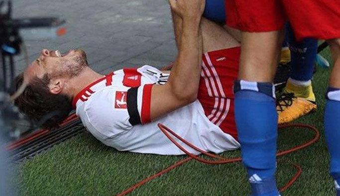 Gole sevinirken sakatlandı!