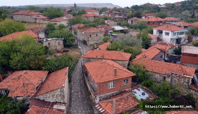 3 asırlık köy madene teslim oldu