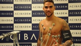 Medjani yeni takımıyla imzaladı