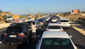 Sınır kapısında kuyruk