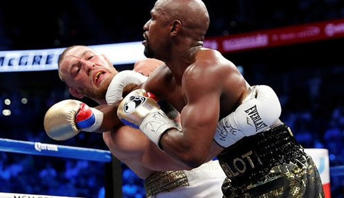 Tarihi karşılaşmada kazanan Mayweather!