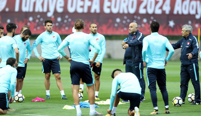 Trabzonspor'un Yıldızı Milli takımla idmana çıkmadı