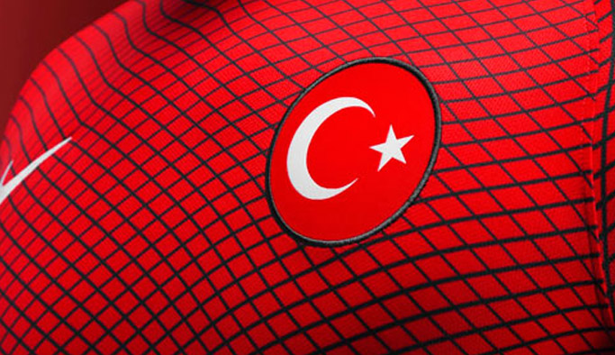 Milli maç ertelendi