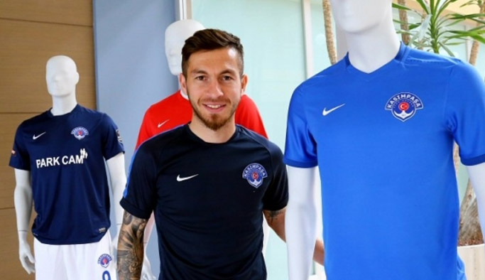 Birçok kez Trabzonspor'la anılmıştı kadro dışı kaldı