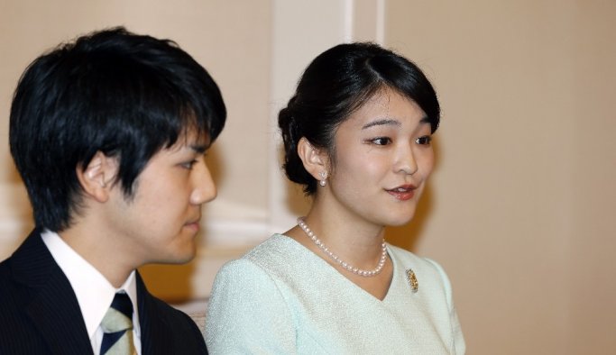 Aşkı için tahtından vazgeçti