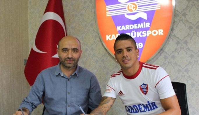 Ibanez formayı giydi imzayı attı