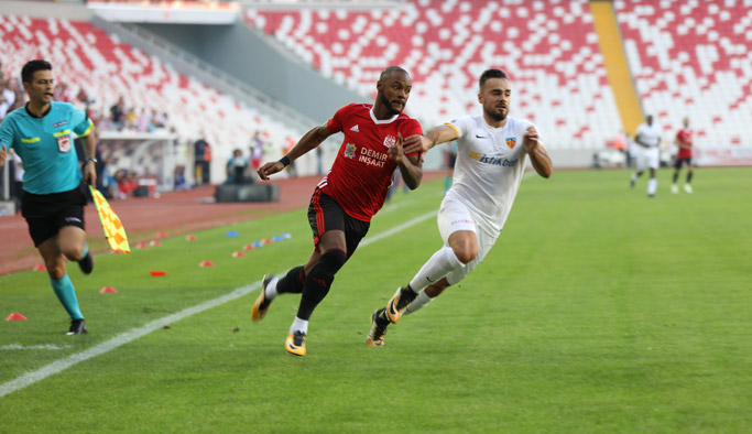 Kayserispor Sivasspor'u geçti