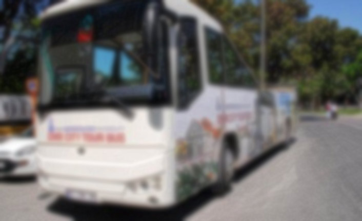 Arızalanan otobüs trafiği kilitledi!