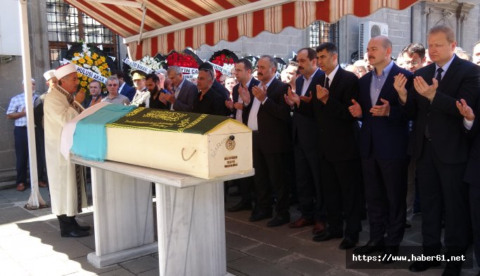 Trabzonlu komutan Salih Zeki Çolak'ın annesine hüzünlü veda